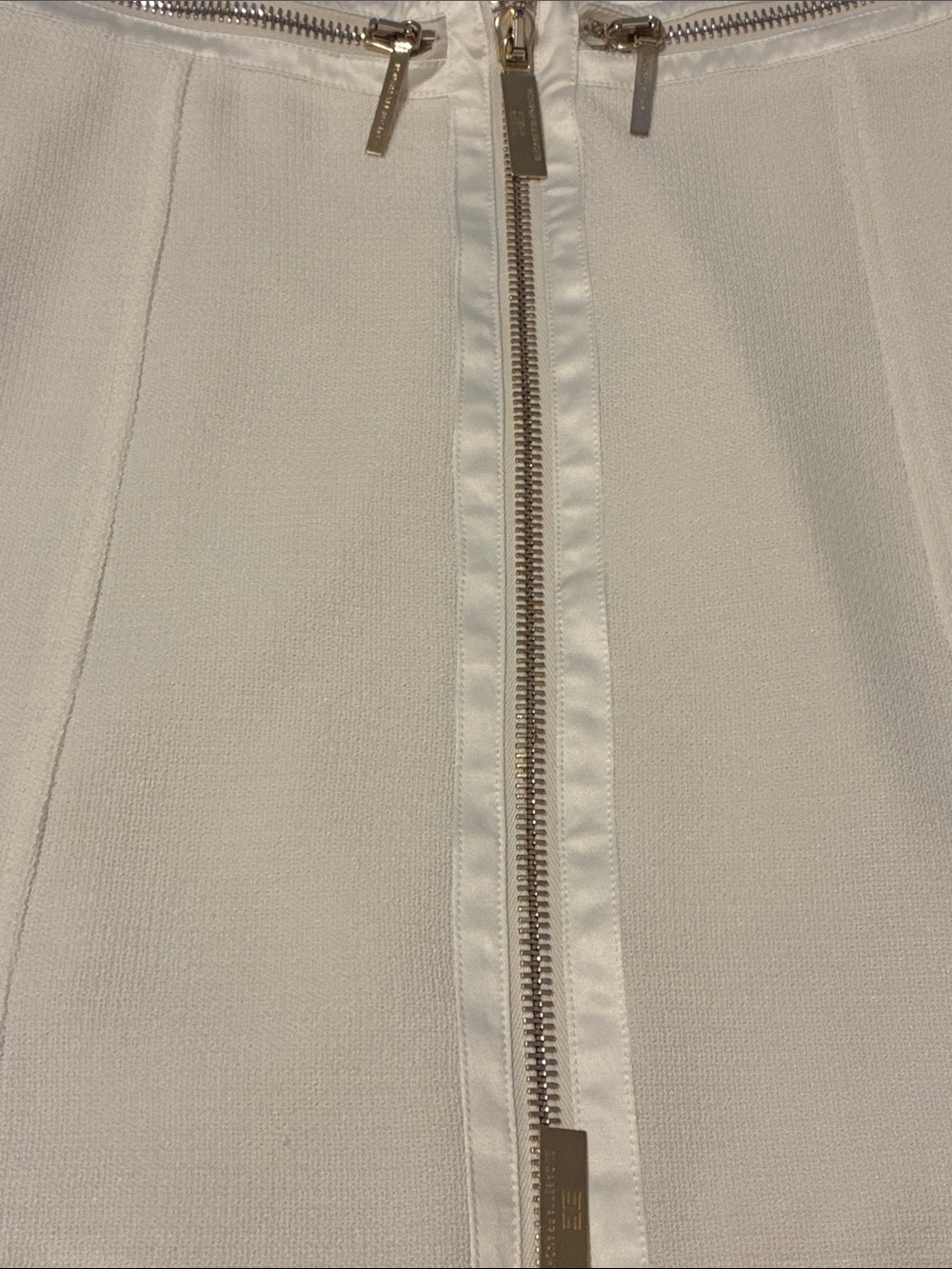 High-Waist White Mini Skirt with Front Zip - Picture 9 of 14